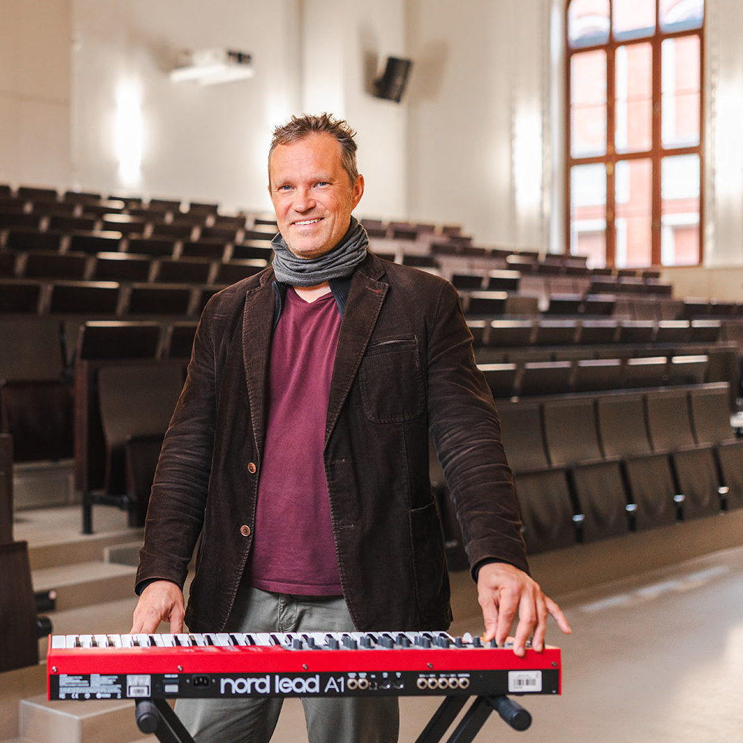 Prof. Dr. Alexander Carôt schätzt die Verschmelzung von Forschung und Wirtschaft an der Hochschule Anhalt